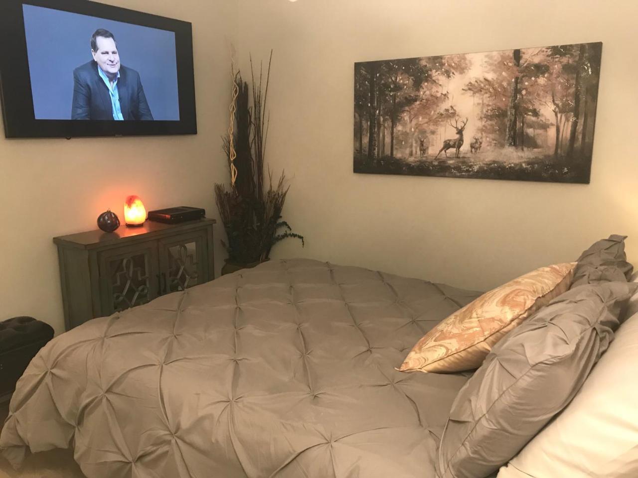 Home Sweet Condo YYC Екстериор снимка