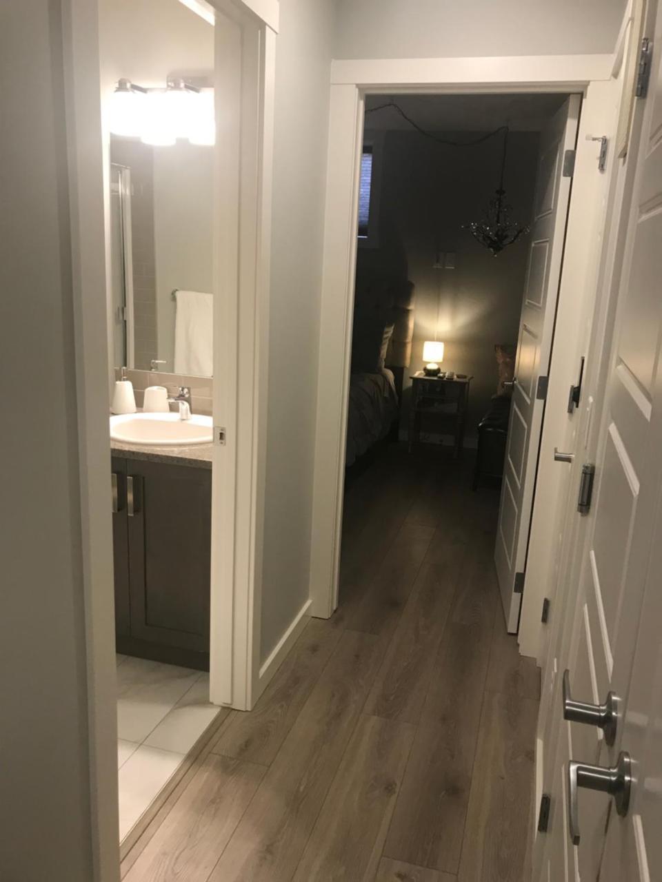 Home Sweet Condo YYC Екстериор снимка