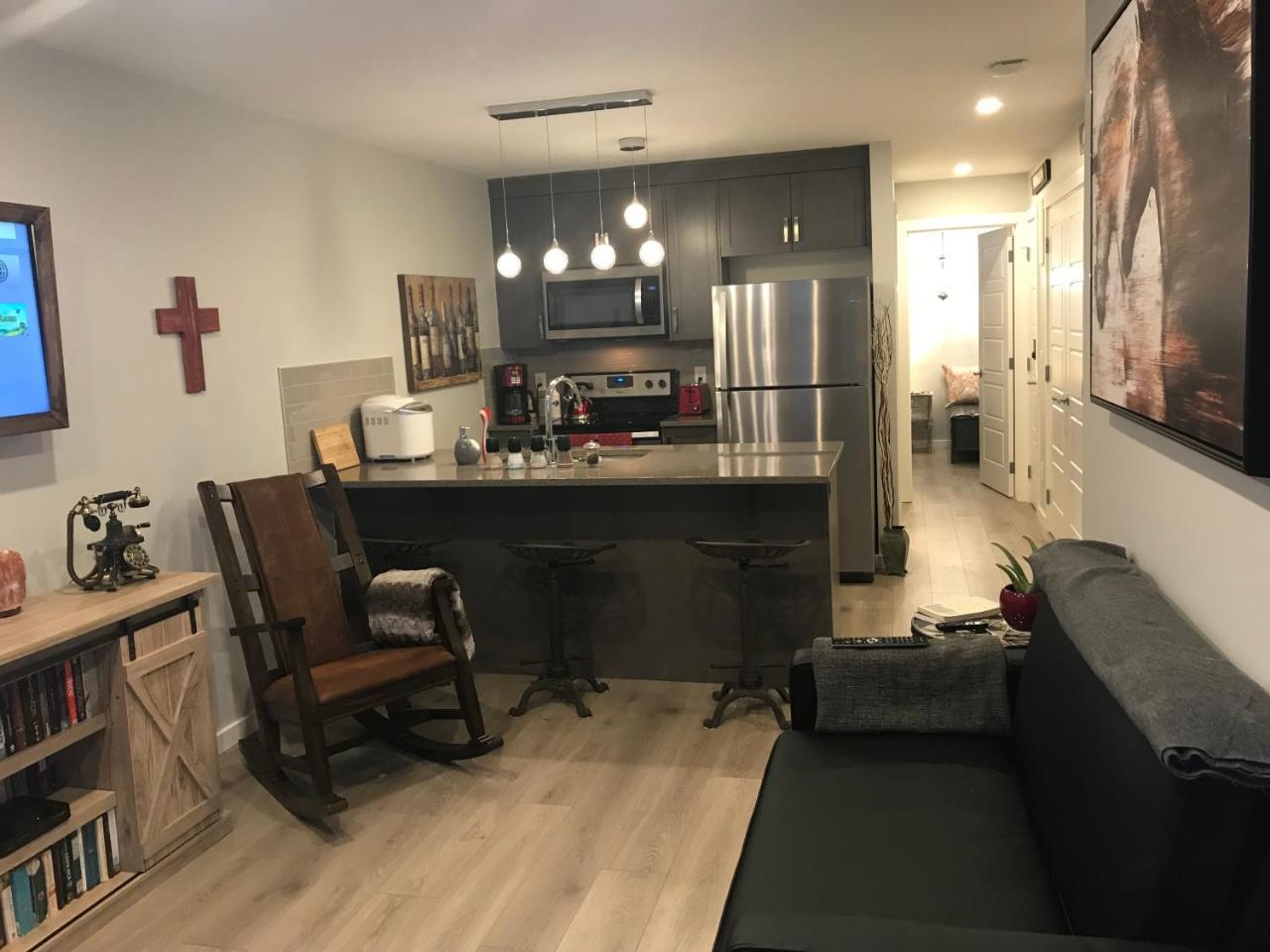 Home Sweet Condo YYC Екстериор снимка