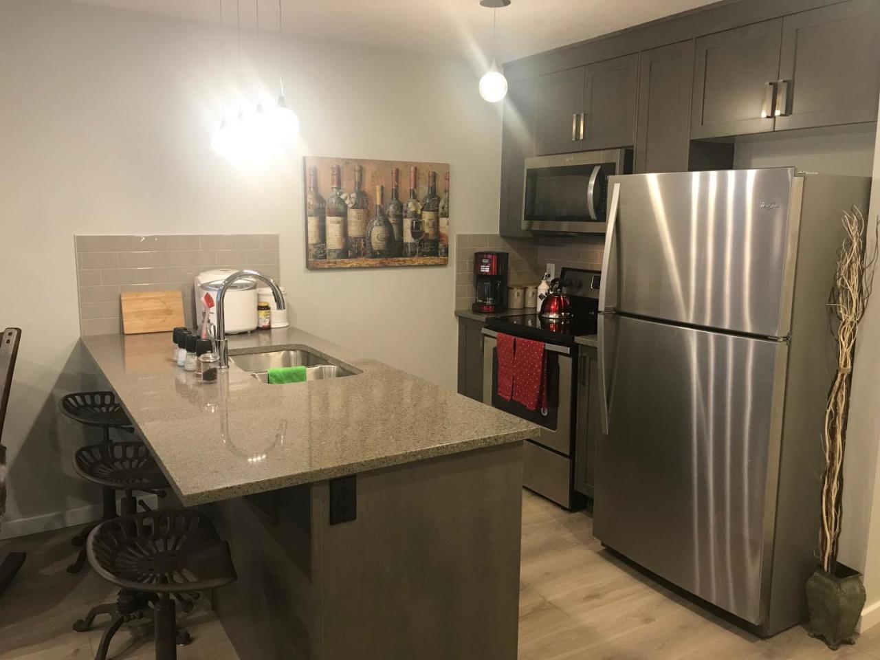 Home Sweet Condo YYC Екстериор снимка