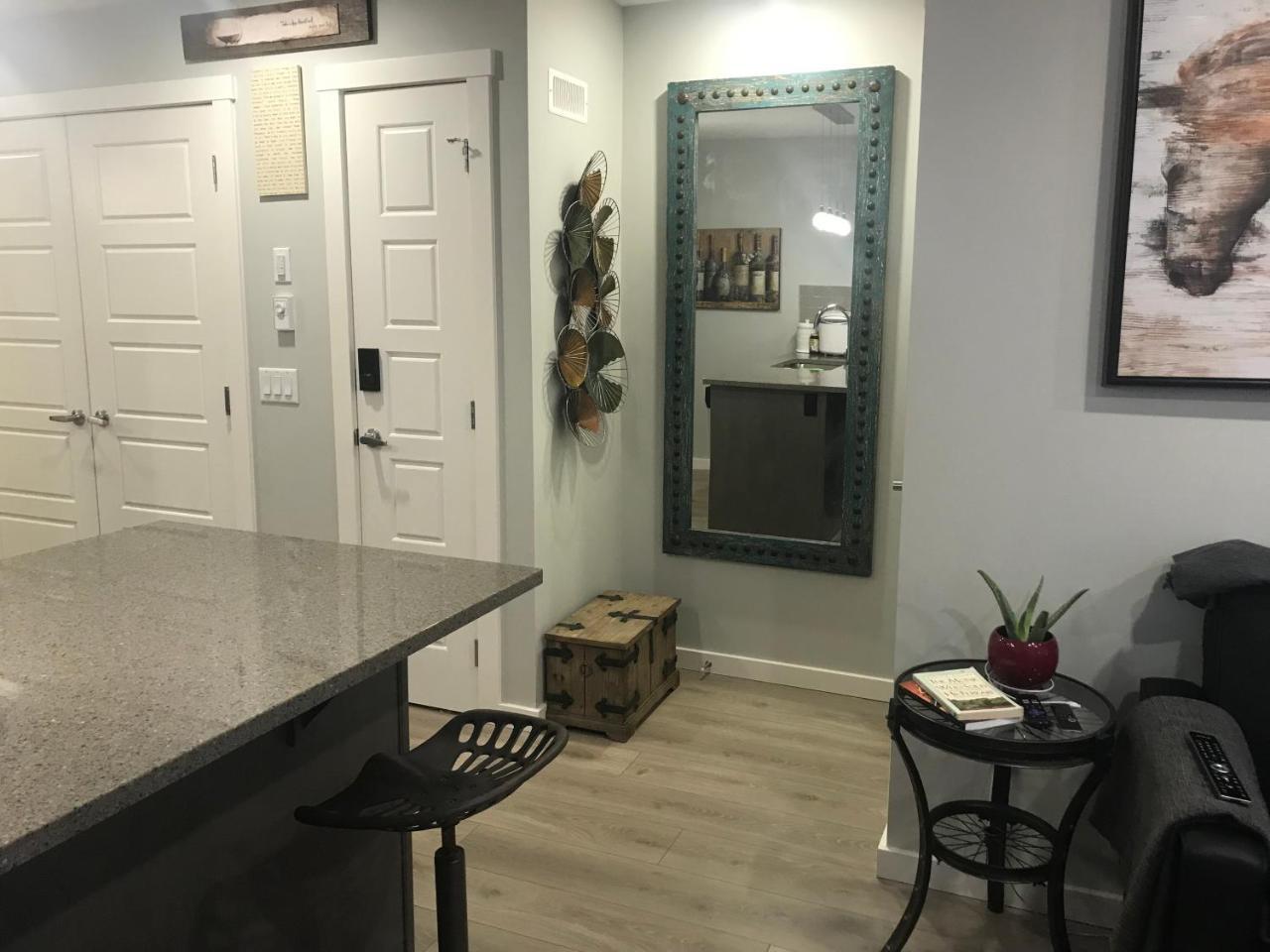 Home Sweet Condo YYC Екстериор снимка